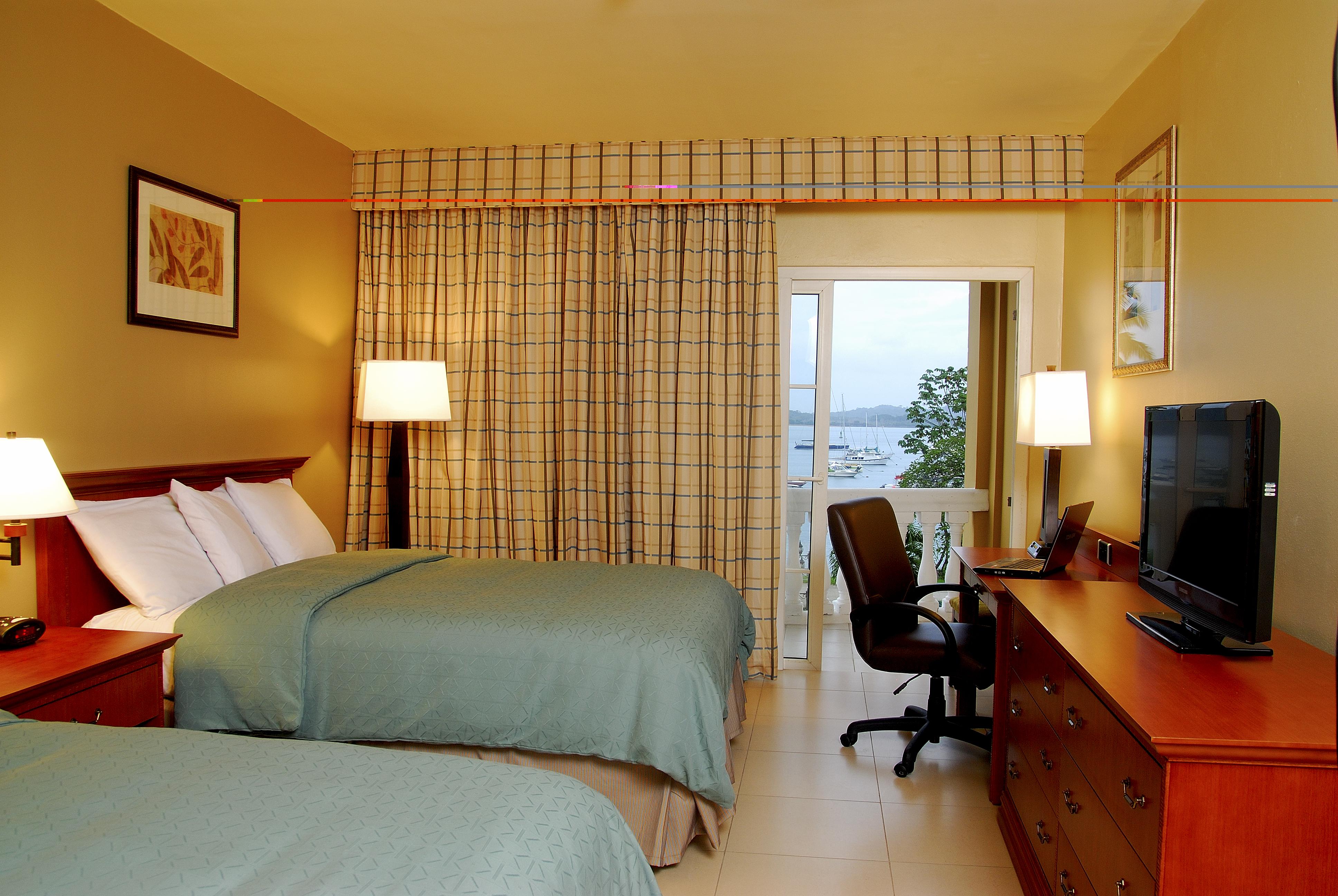 Radisson Hotel Panama Canal Cidade do Panamá Quarto foto A typical hotel room